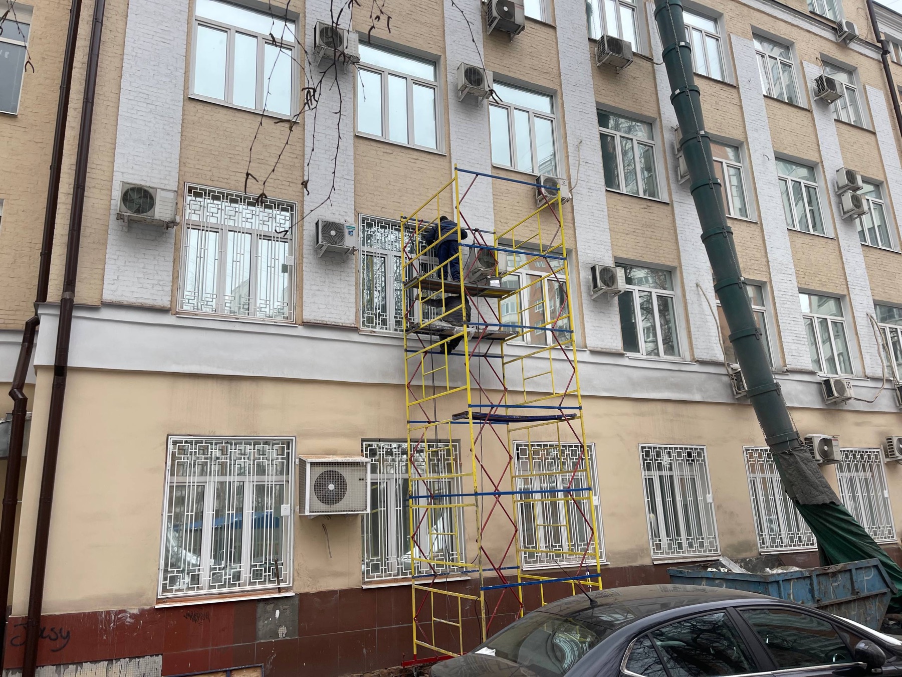 Монтаж металлических оконных решёток на Гольяновской улице